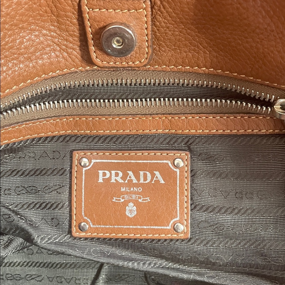 PRADA leather Vitello bag - Picture 9 of 13